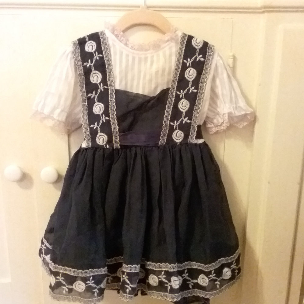 Vintage girls dress